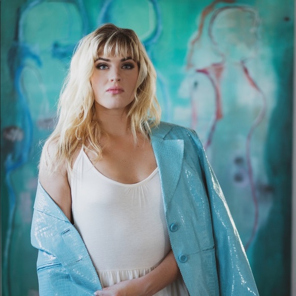 Meet your Posher, Alex - Picture 1 of 1